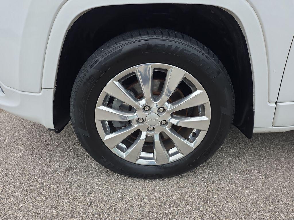 used 2018 Jeep Cherokee car, priced at $17,900