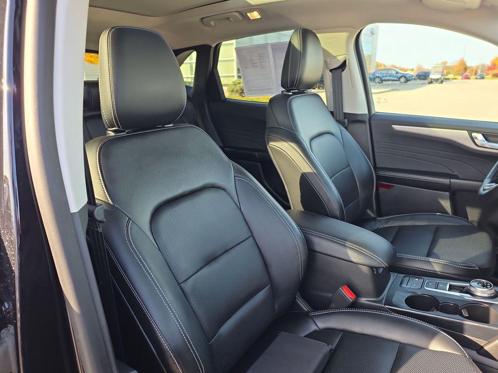 used 2022 Ford Escape car, priced at $21,900