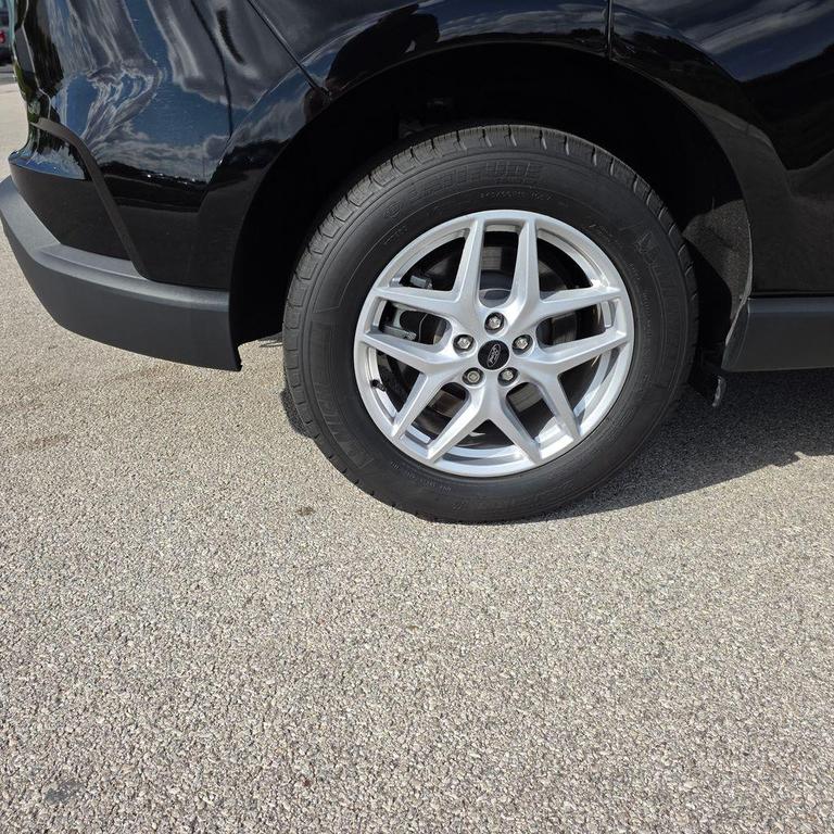 used 2024 Ford Edge car, priced at $28,900