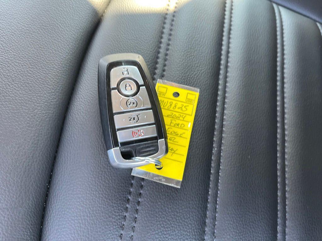 used 2024 Ford Edge car, priced at $29,400