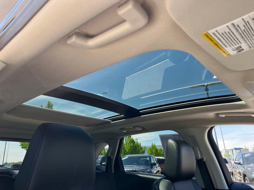 used 2022 Ford Edge car, priced at $30,100