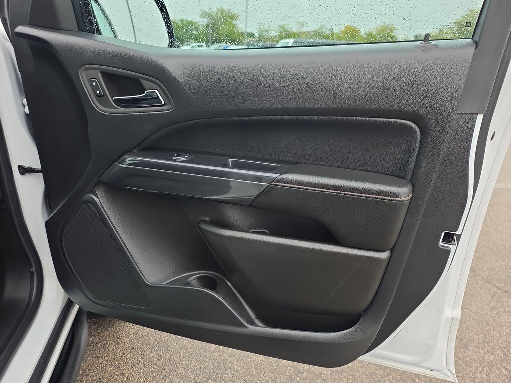 used 2022 GMC Canyon car, priced at $28,300