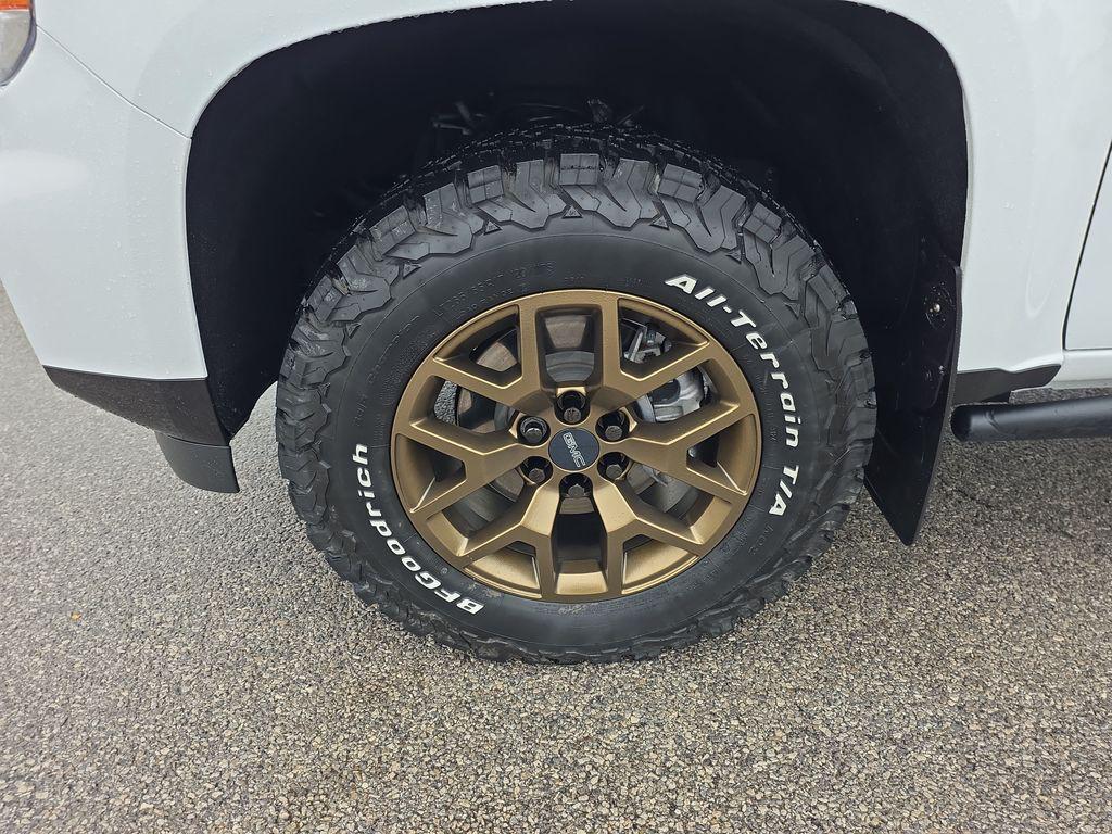 used 2022 GMC Canyon car, priced at $28,300