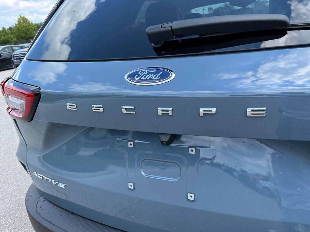 used 2023 Ford Escape car, priced at $20,900