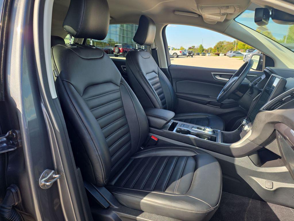 used 2024 Ford Edge car, priced at $25,900