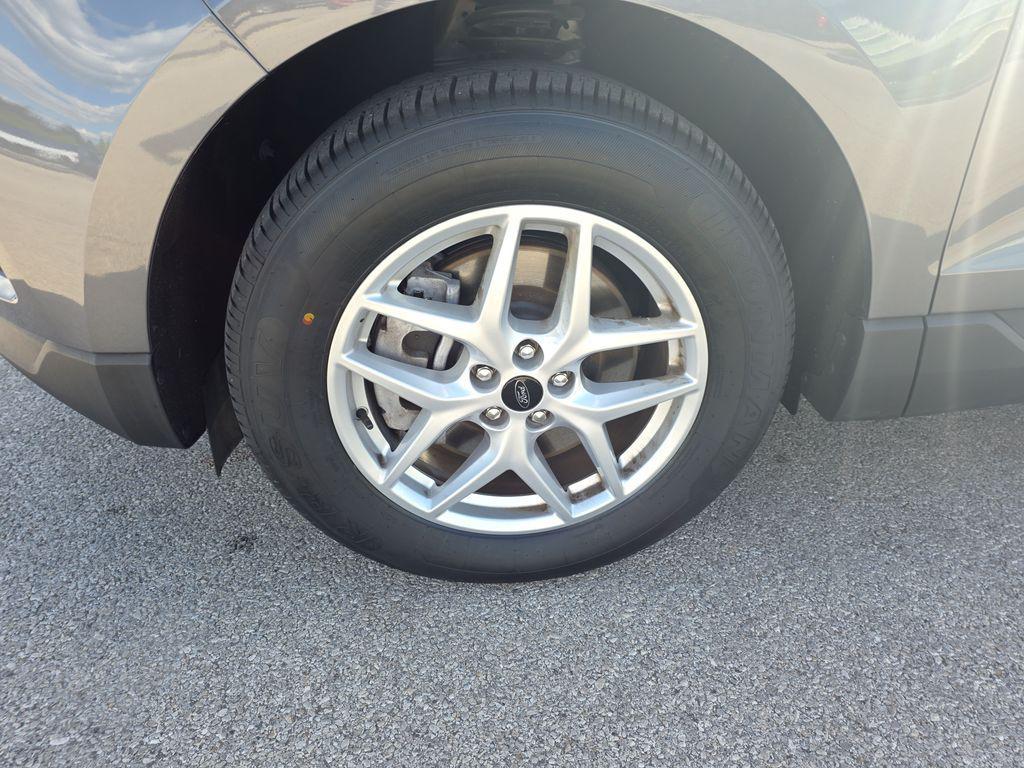 used 2024 Ford Edge car, priced at $25,900