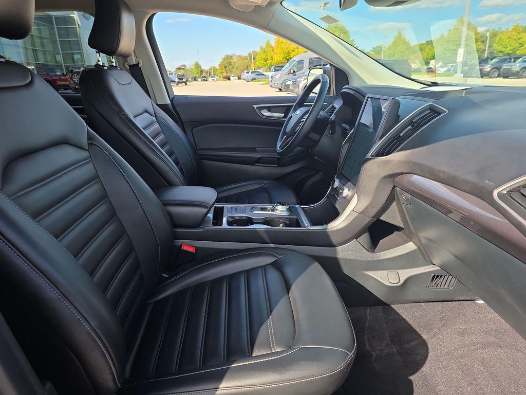 used 2024 Ford Edge car, priced at $25,900