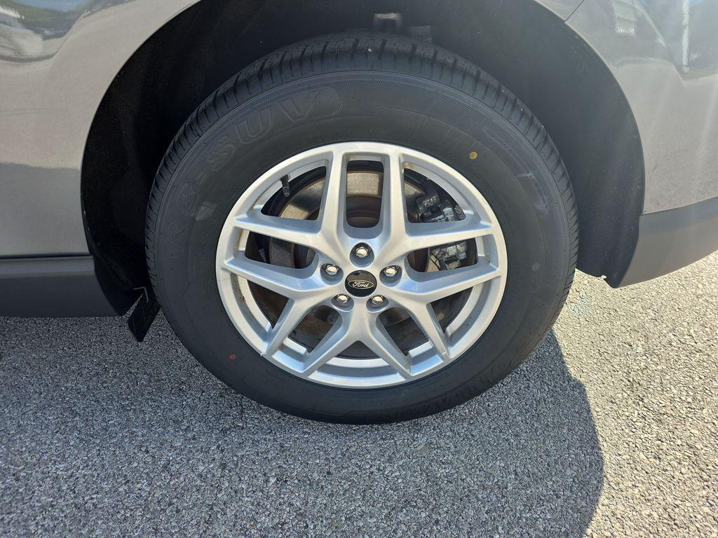 used 2024 Ford Edge car, priced at $25,900