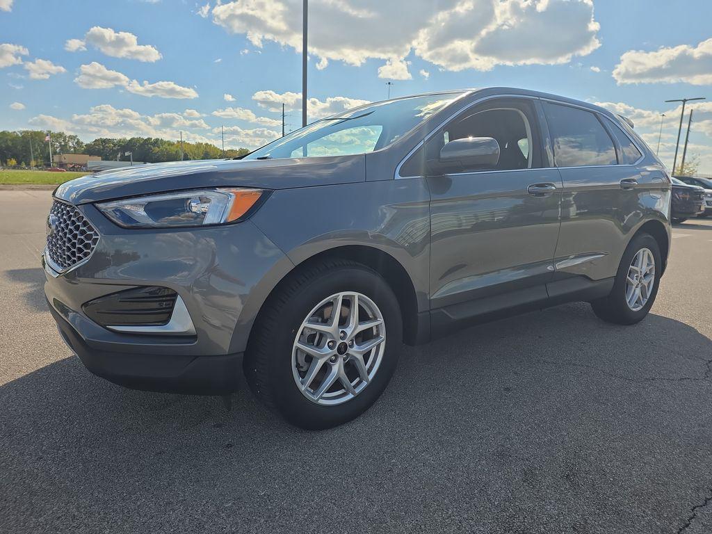 used 2024 Ford Edge car, priced at $25,900