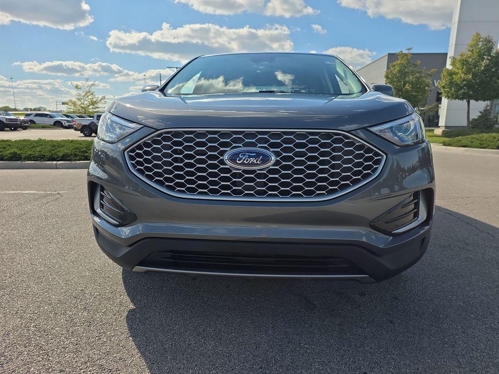 used 2024 Ford Edge car, priced at $25,900
