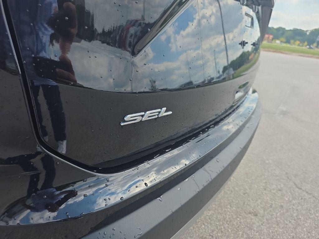 used 2024 Ford Edge car, priced at $28,800