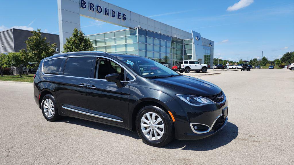 used 2018 Chrysler Pacifica car, priced at $13,900