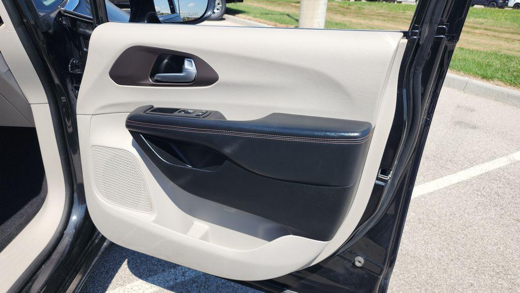 used 2018 Chrysler Pacifica car, priced at $13,900