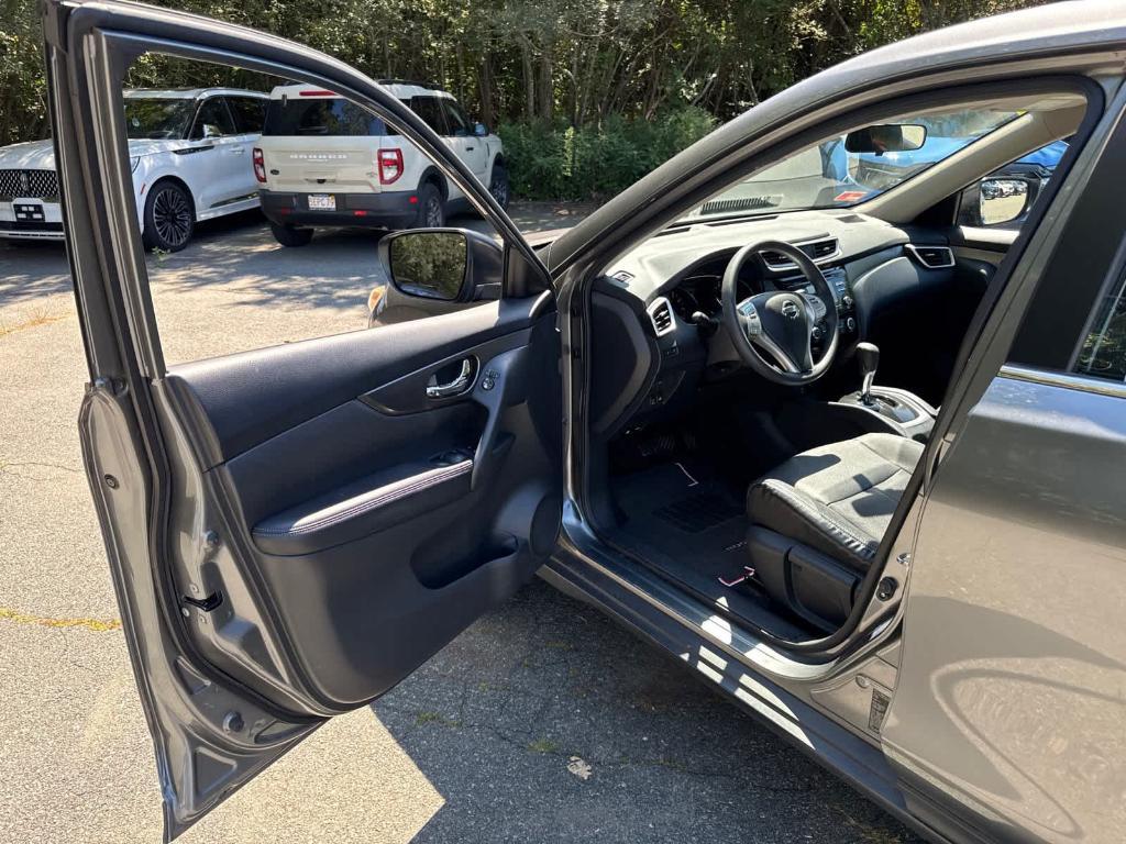 used 2015 Nissan Rogue car, priced at $12,988