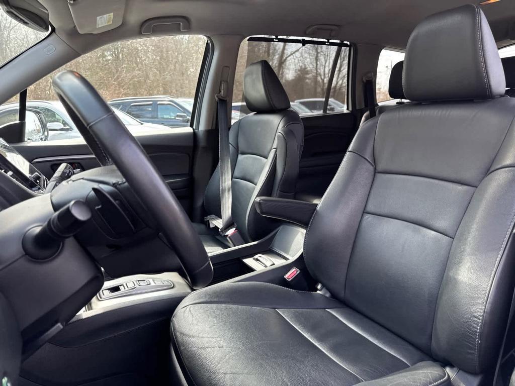 used 2022 Honda Pilot car, priced at $27,988