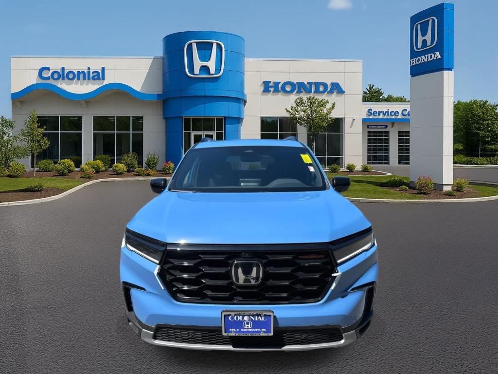 new 2025 Honda Pilot car, priced at $52,950