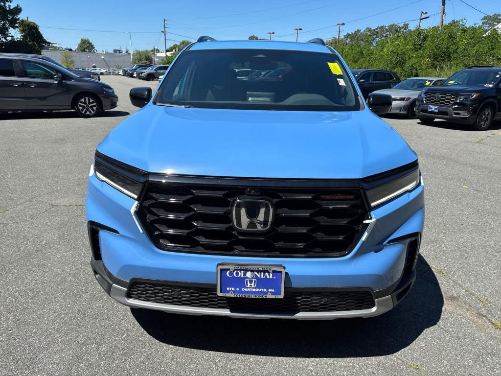 new 2025 Honda Pilot car, priced at $52,950