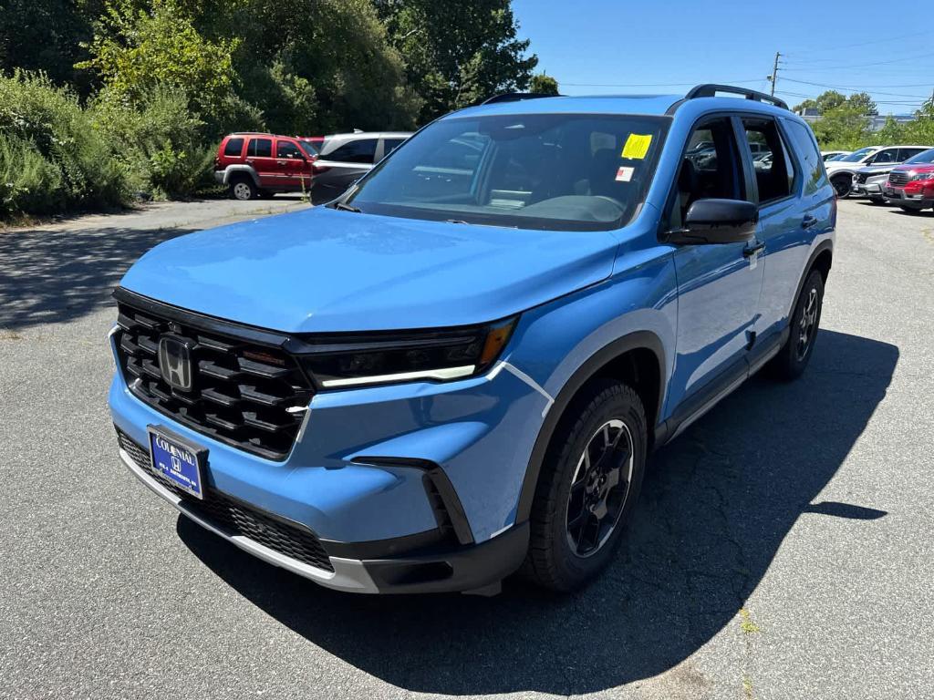 new 2025 Honda Pilot car, priced at $52,950