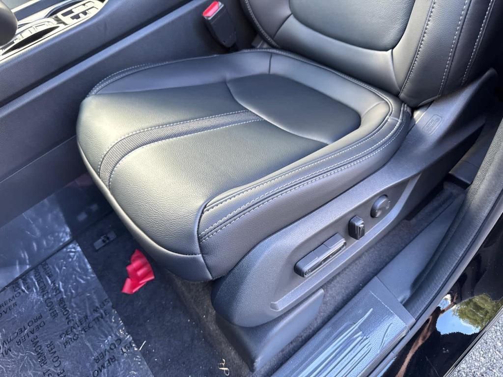 new 2025 Honda Pilot car, priced at $52,995