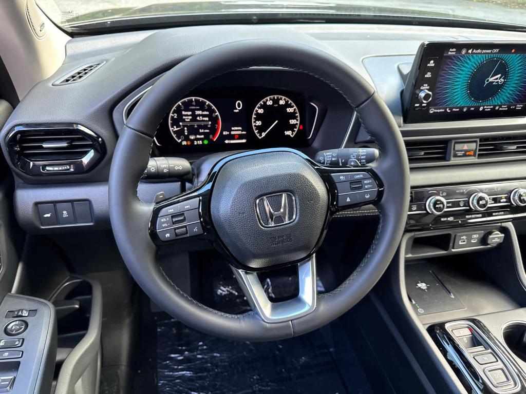 new 2025 Honda Pilot car, priced at $52,995