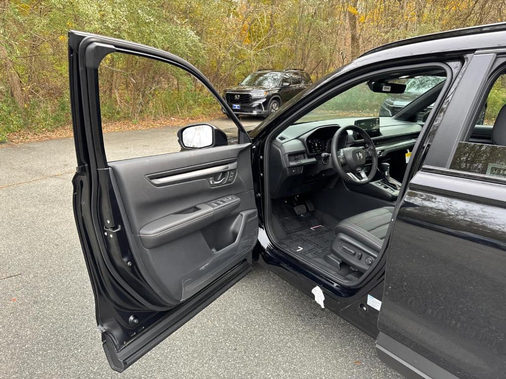 new 2026 Honda CR-V Hybrid car, priced at $41,675