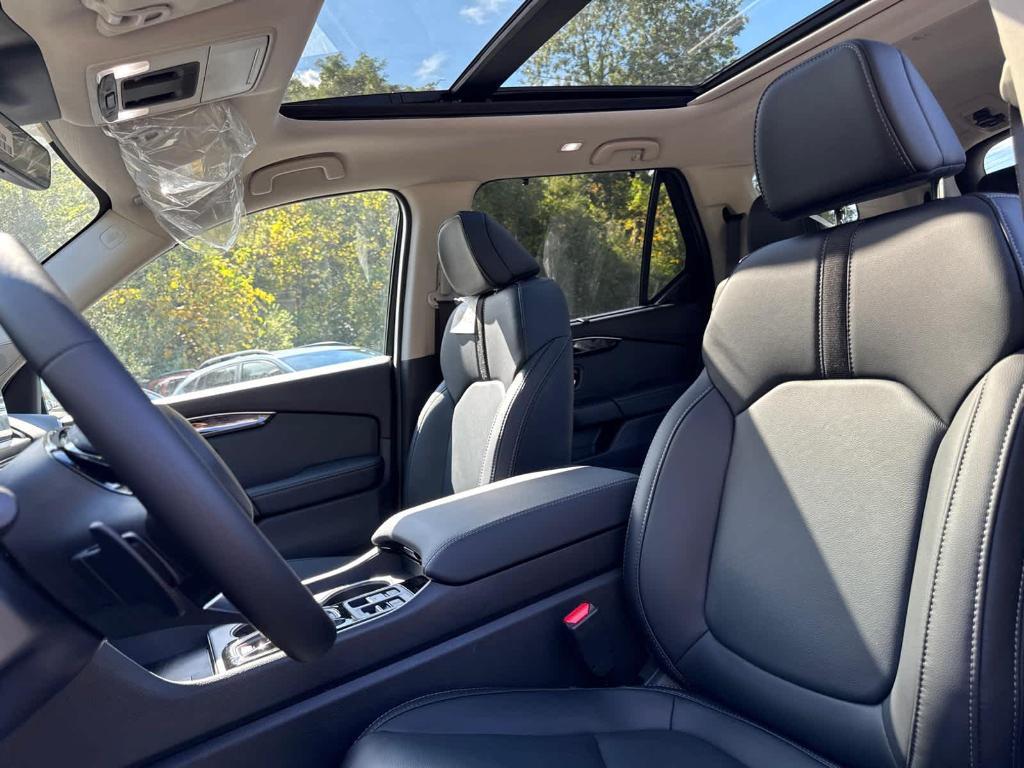 new 2025 Honda Pilot car, priced at $51,825