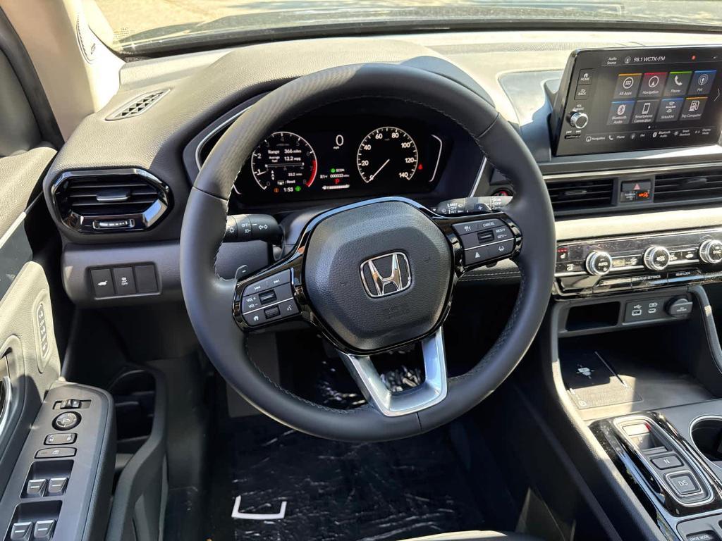 new 2025 Honda Pilot car, priced at $51,825