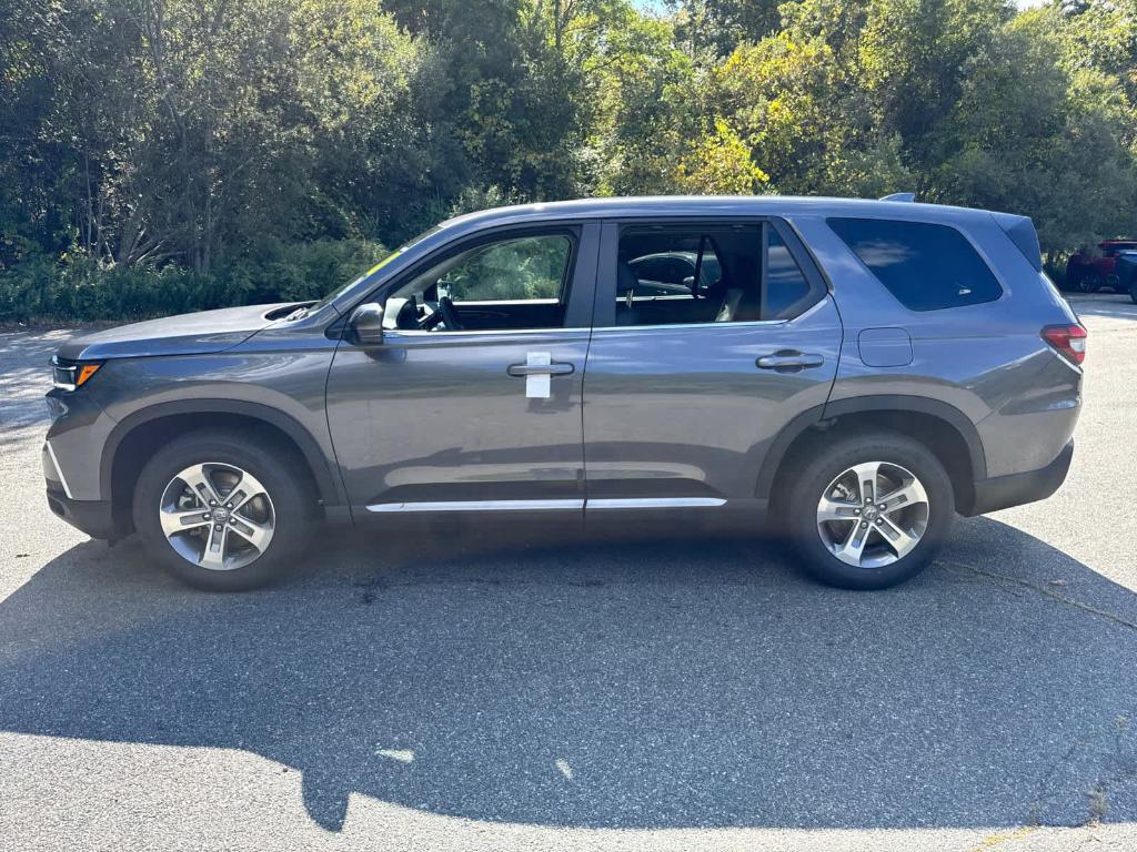 new 2025 Honda Pilot car, priced at $47,825