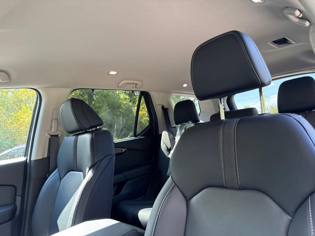 new 2025 Honda Pilot car, priced at $47,825