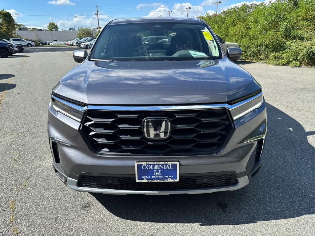 new 2025 Honda Pilot car, priced at $47,825