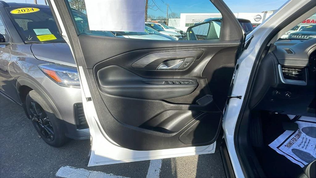 used 2024 GMC Terrain car, priced at $22,995