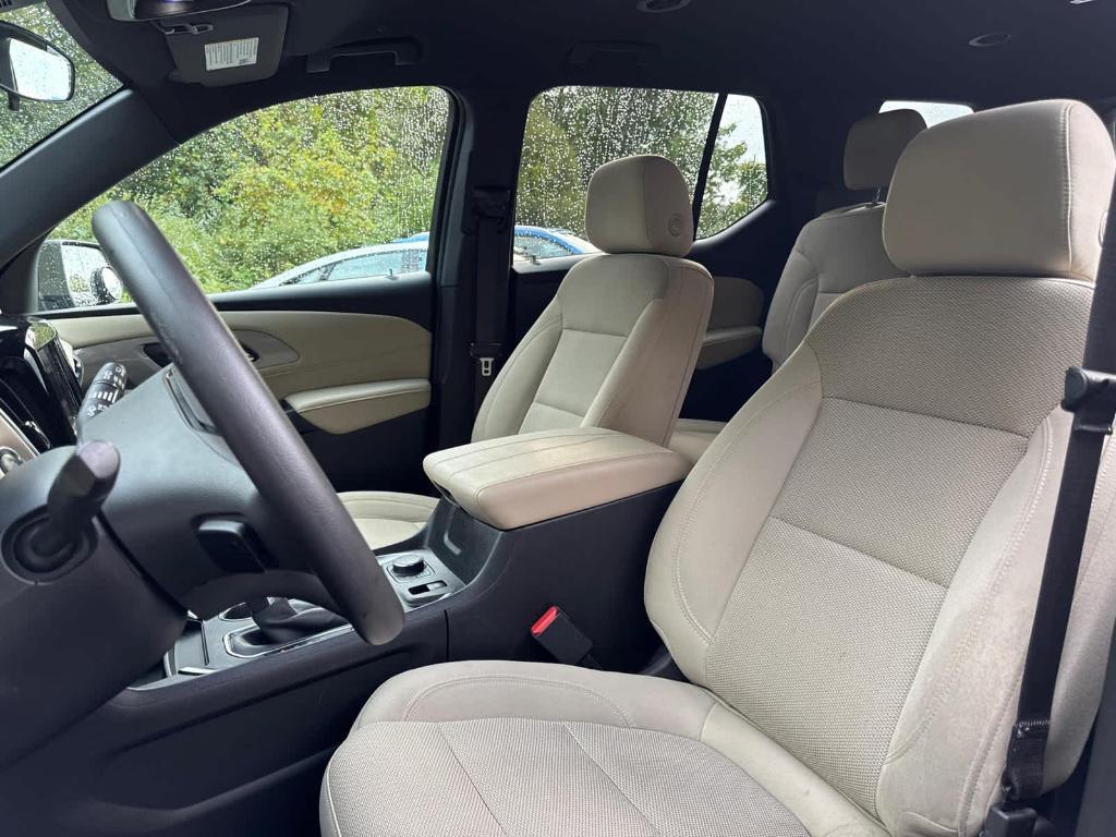 used 2023 Chevrolet Traverse car, priced at $24,988