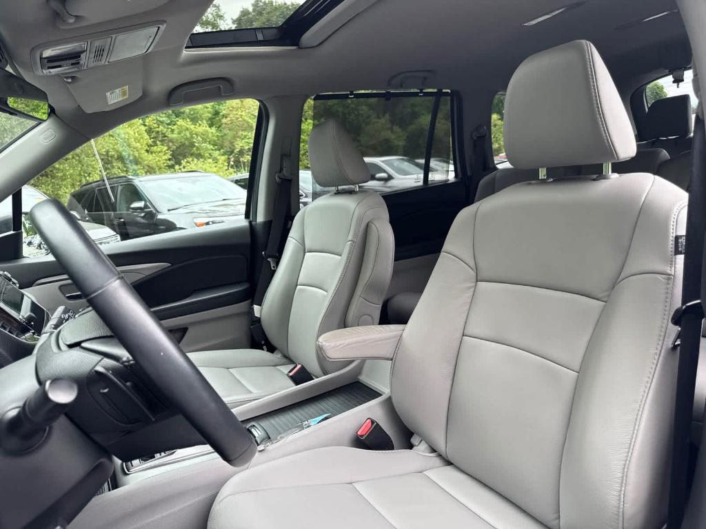 used 2022 Honda Pilot car, priced at $33,388