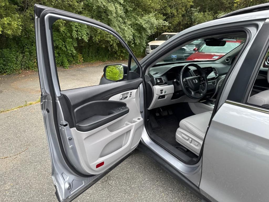 used 2022 Honda Pilot car, priced at $33,388