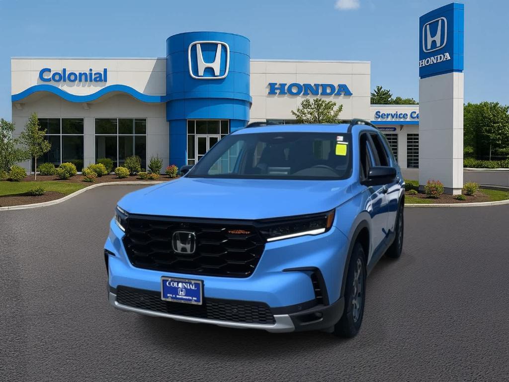 new 2025 Honda Pilot car, priced at $51,305