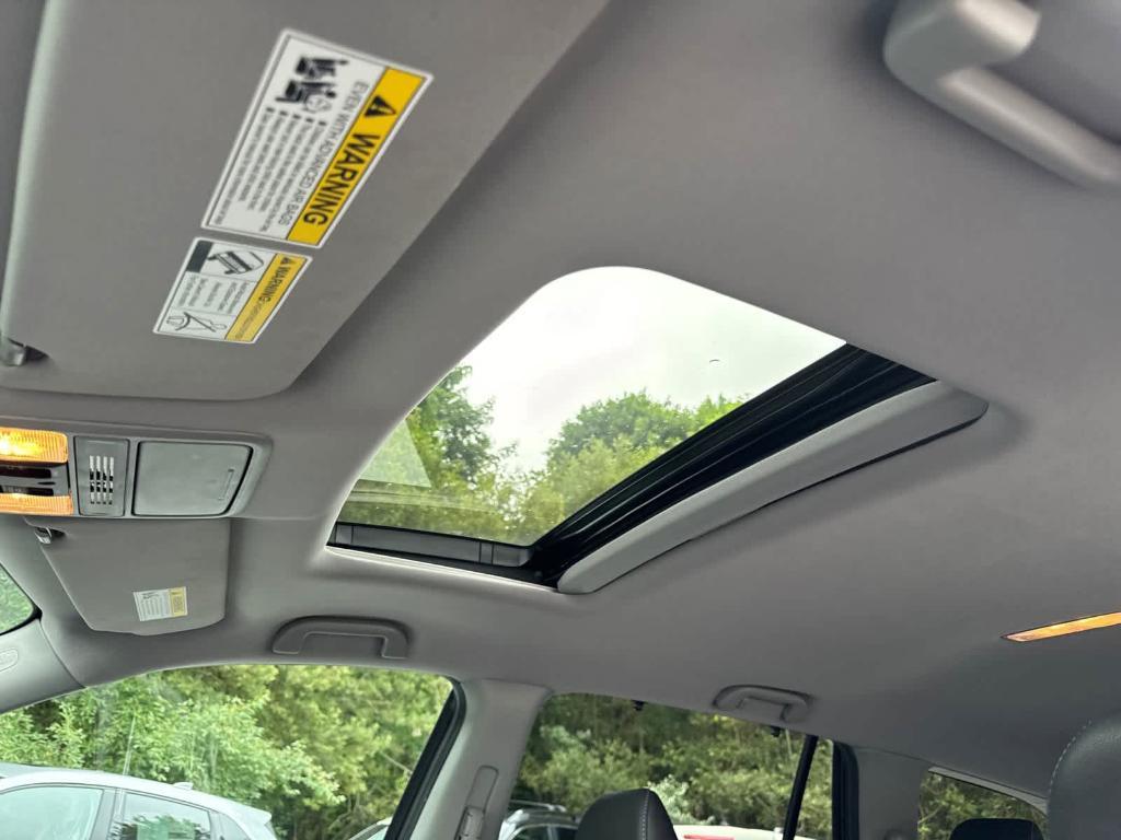 used 2022 Honda Pilot car, priced at $31,994