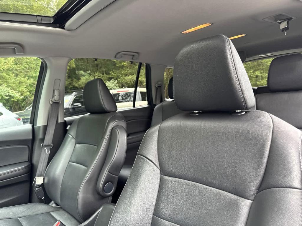 used 2022 Honda Pilot car, priced at $31,994