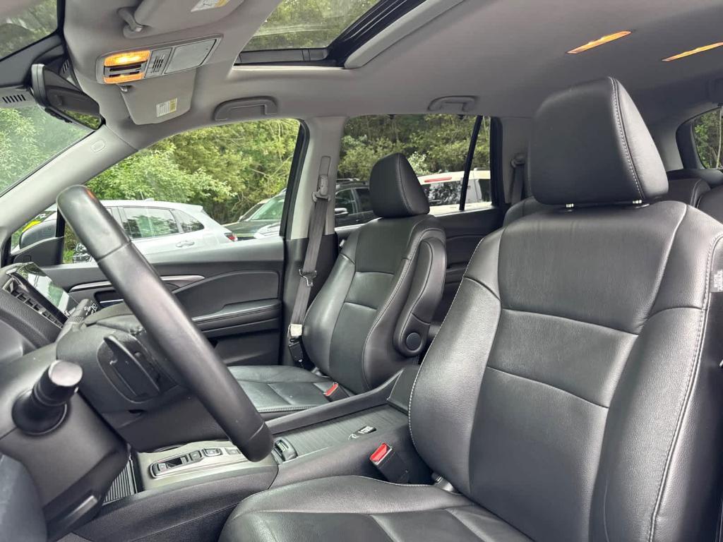 used 2022 Honda Pilot car, priced at $31,994