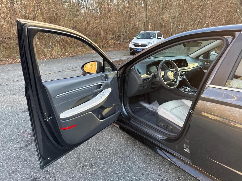 used 2021 Hyundai Sonata Hybrid car, priced at $16,645