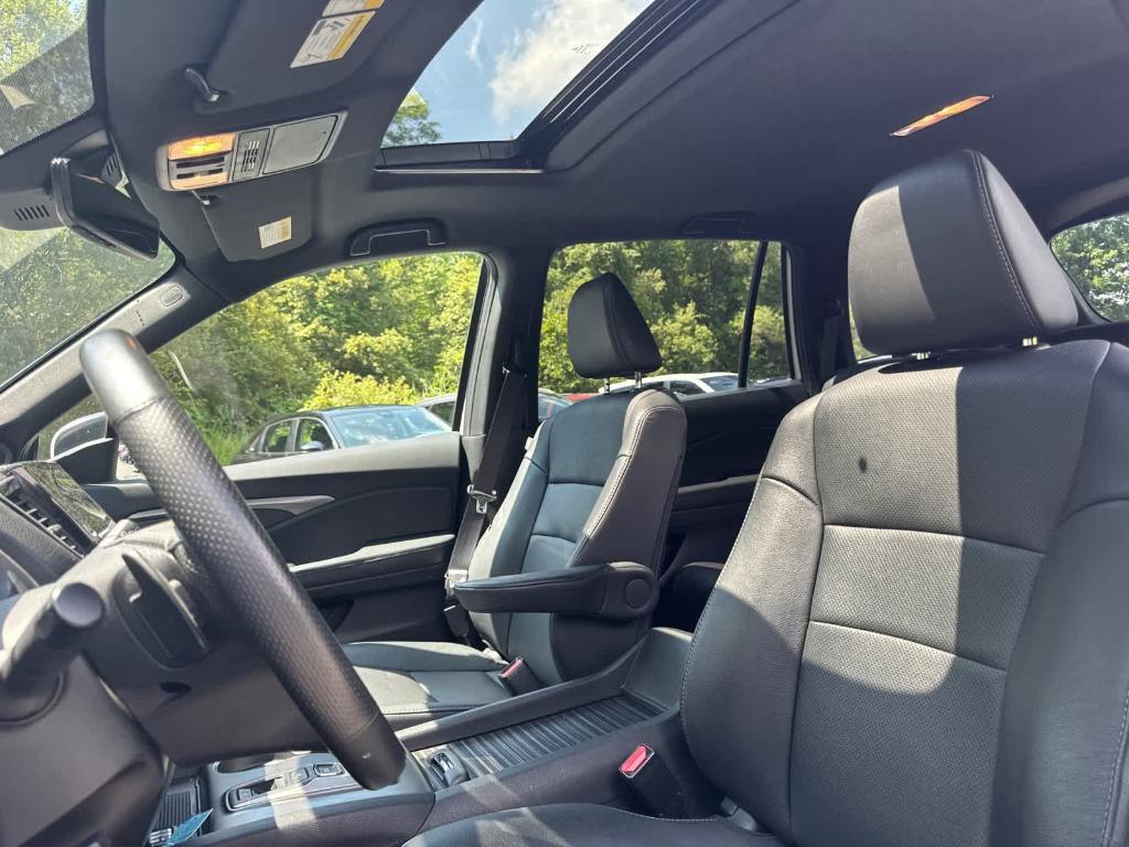 used 2022 Honda Passport car, priced at $31,525