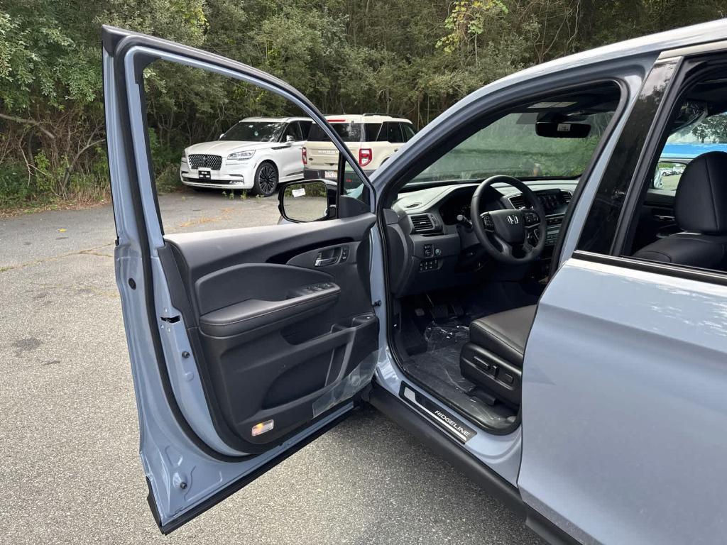 new 2025 Honda Ridgeline car, priced at $50,355