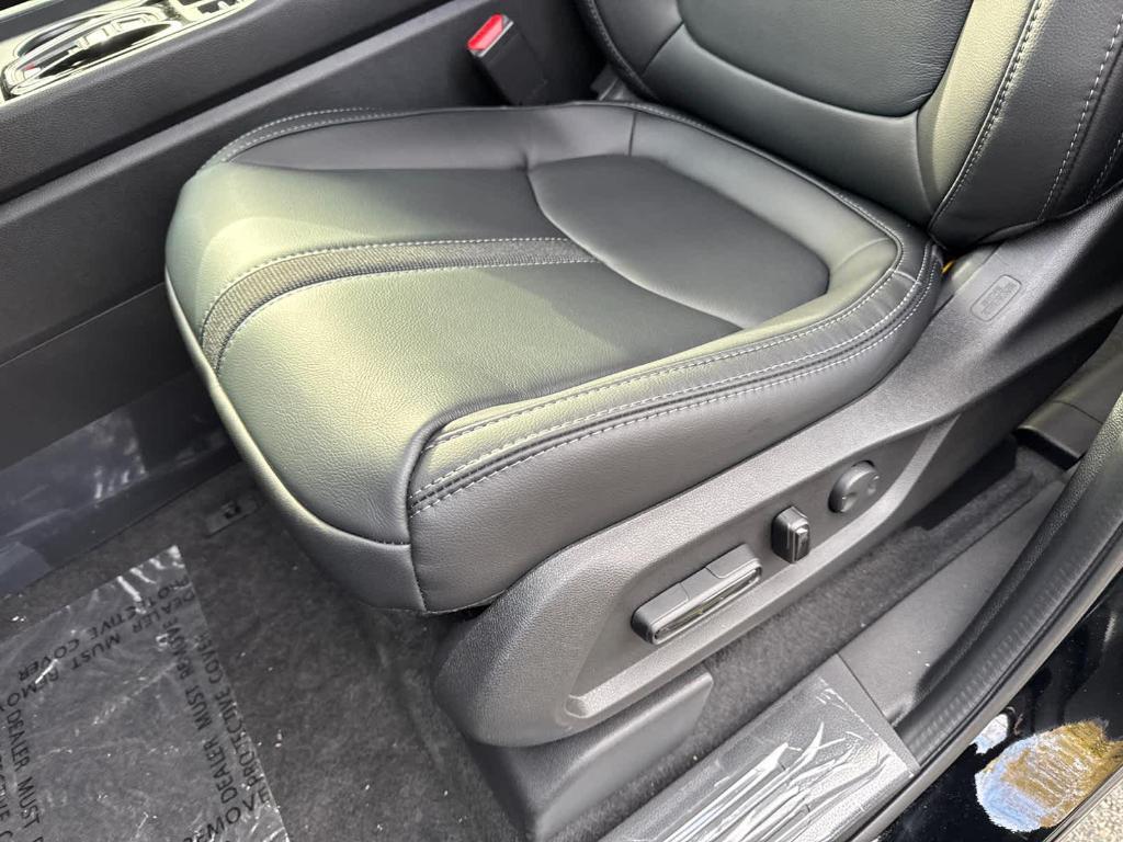 new 2025 Honda Pilot car, priced at $47,095