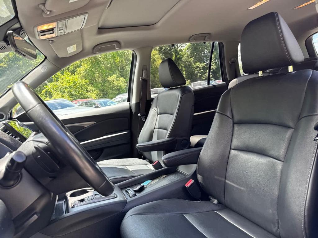used 2022 Honda Pilot car, priced at $29,694