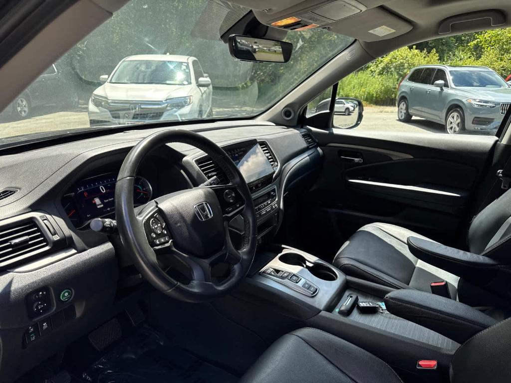used 2022 Honda Pilot car, priced at $27,888
