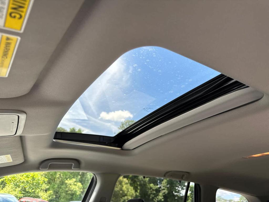 used 2022 Honda Pilot car, priced at $27,888