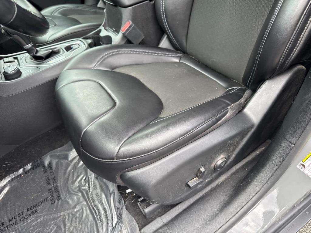 used 2020 Jeep Cherokee car, priced at $17,892