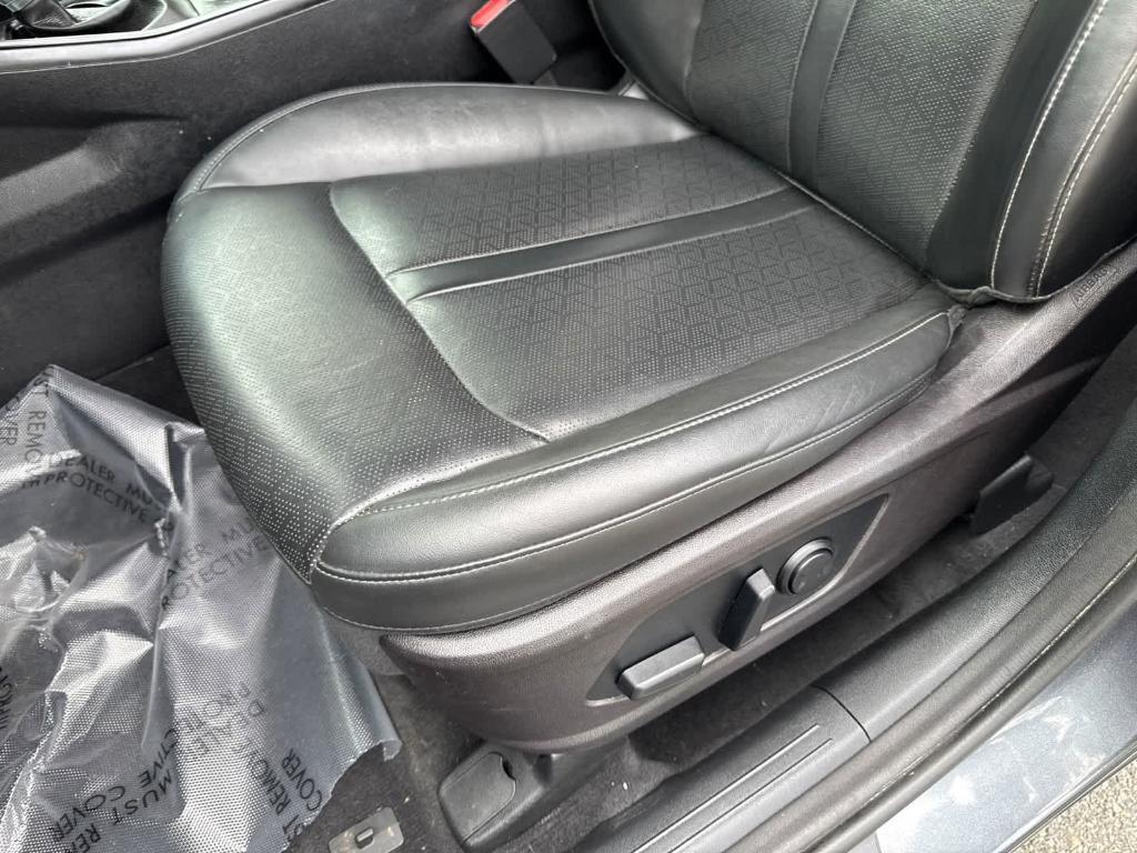 used 2022 Kia Sorento car, priced at $25,894