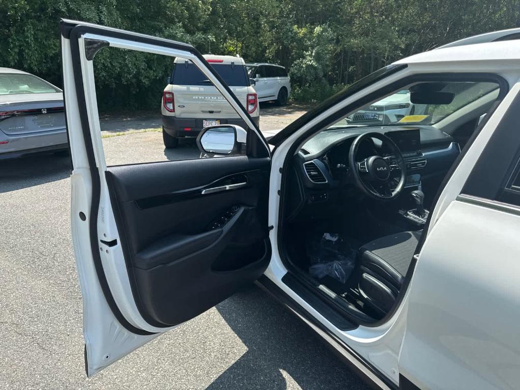 used 2023 Kia Seltos car, priced at $23,991