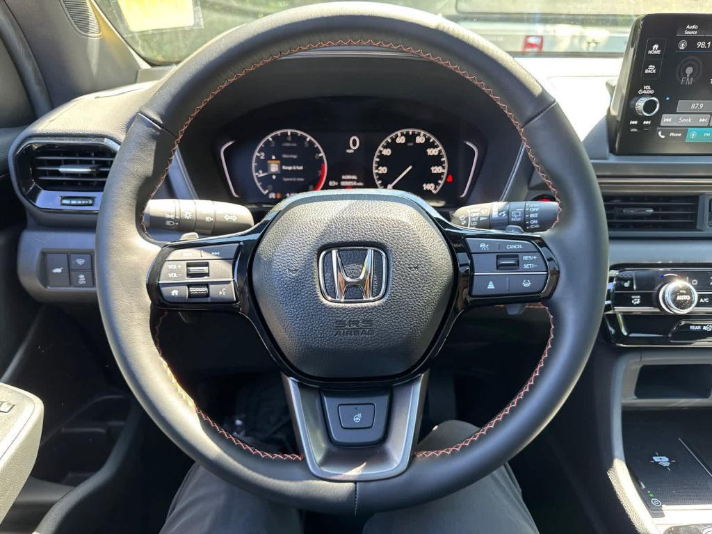 new 2025 Honda Pilot car, priced at $51,250