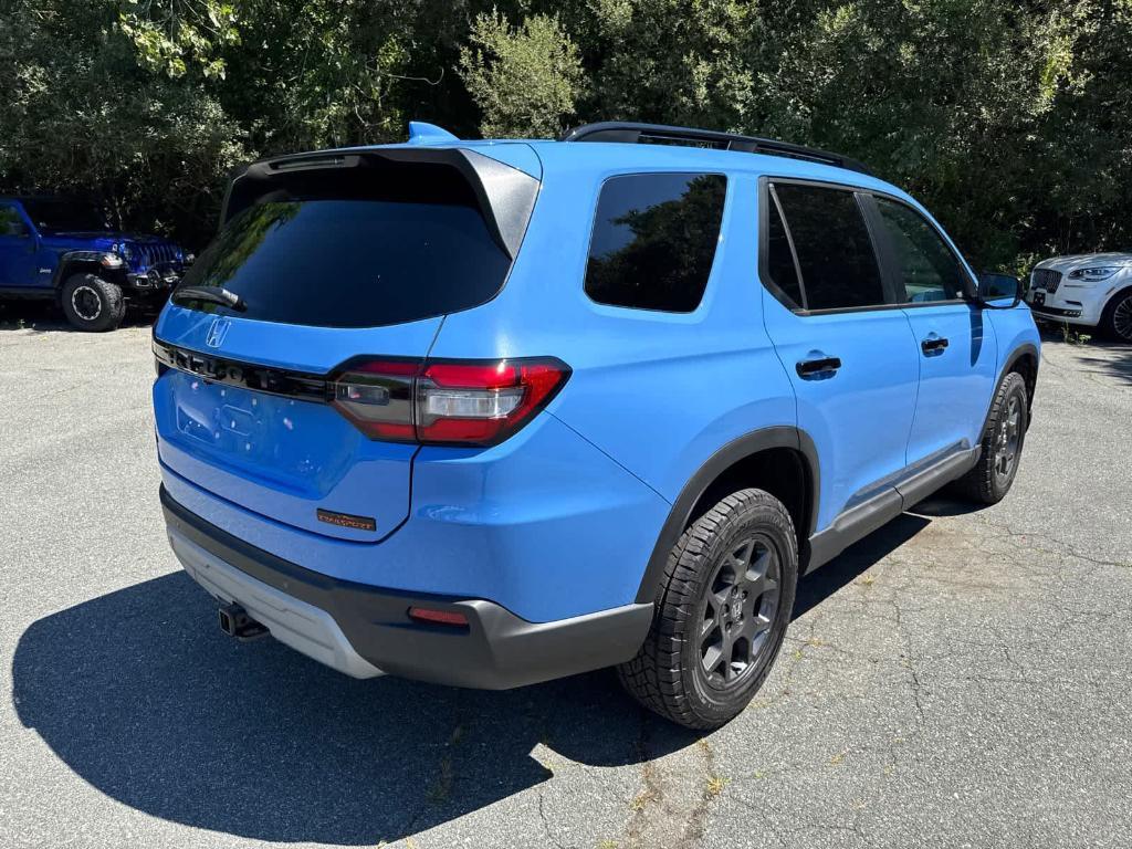 new 2025 Honda Pilot car, priced at $51,250